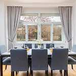 Charles Bridge Historic Centre Elegant Spacious Apartment