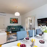 Charles Bridge Historic Centre Elegant Spacious Apartment