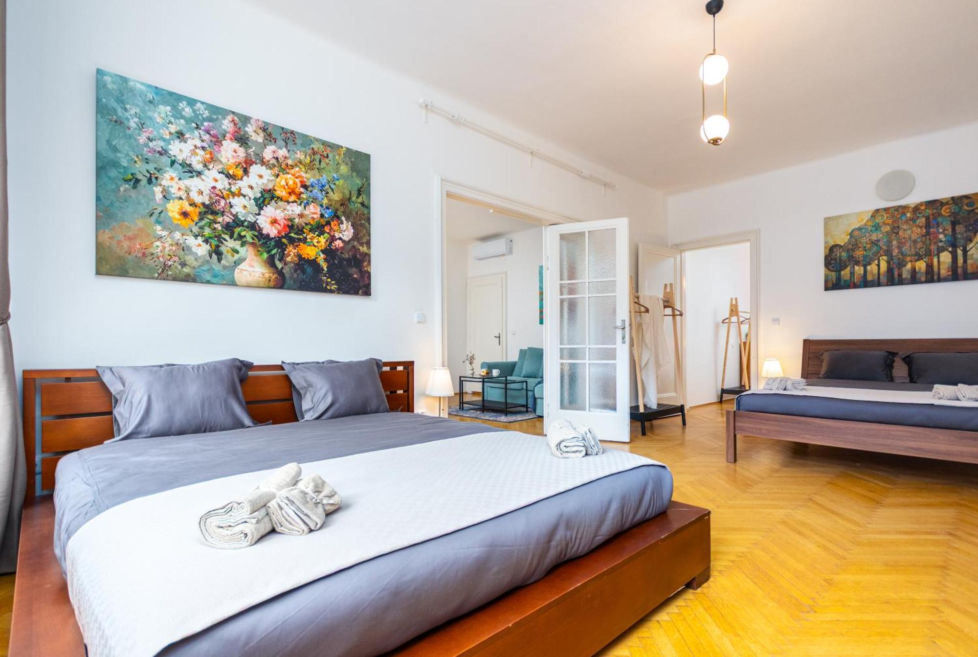 Charles Bridge Historic Centre Elegant Spacious Praga